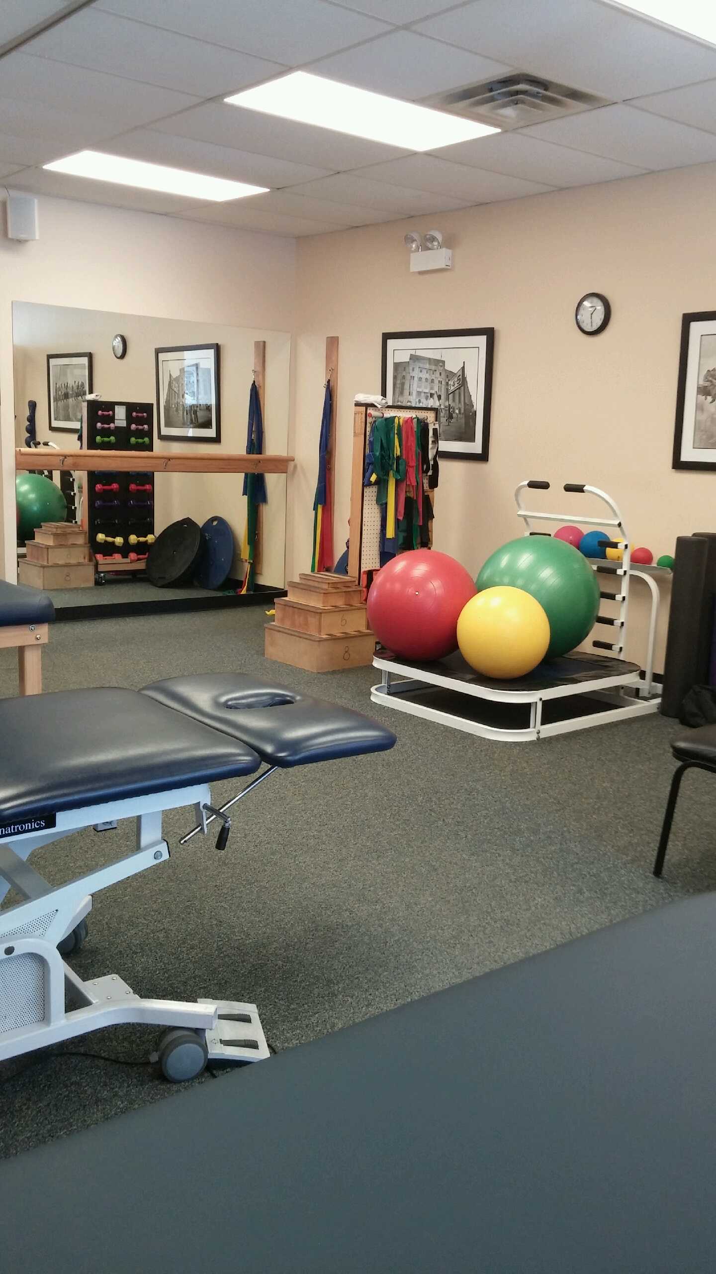 Physical Therapy Lakeview, Chicago Athletico Lakeview West