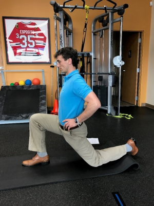 golf off season training kneeing lunge