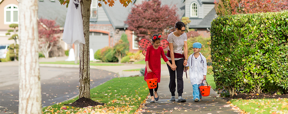 3 Trick-or-Treating Tips for a Safe and Healthy Halloween