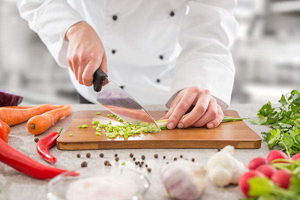 What You Should Do With Your Cutting Board Before Using A Knife